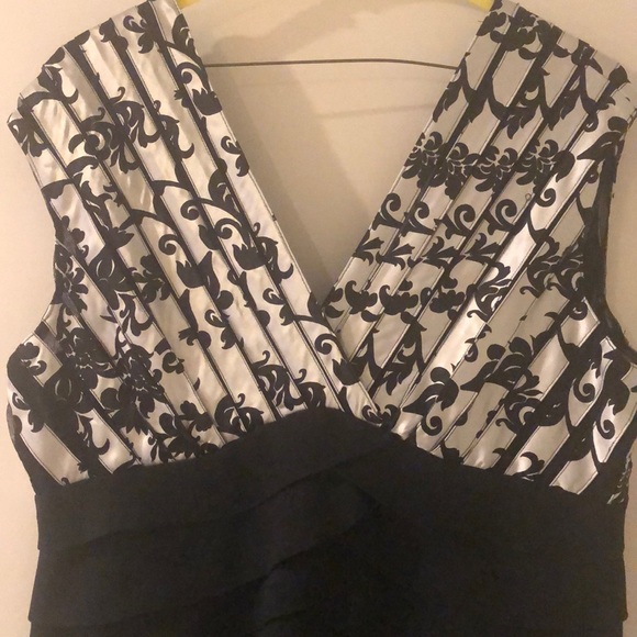 Cocktail dress size 16 - Picture 2 of 5